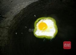 青椒煎鸡蛋圈的做法图解4