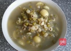 绿豆，莲子，薏米粥。的做法图解4