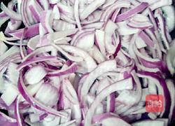 洋葱炒猪肚的做法图解2