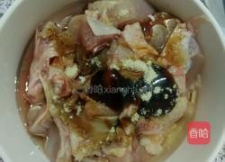 土豆炒鸡肉的做法图解1