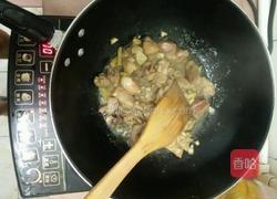 土豆炒鸡肉的做法图解4