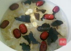 双耳养颜甜品的做法图解2