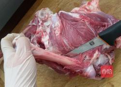 剔羊腿。的做法图解2