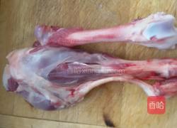 剔羊腿。的做法图解6