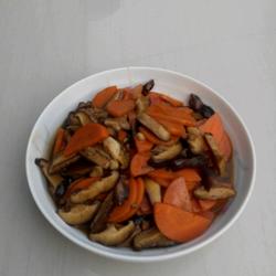 胡萝卜炒香菇的做法[图]