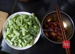 青豆角炒五花肉的做法图解2