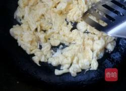 虾仁炒饭。的做法图解2