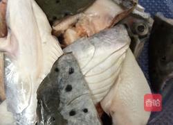 炆三文鱼头的做法图解1