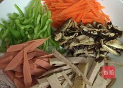三丝鸡蛋炒米粉的做法图解2