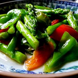 双椒炒芦笋的做法[图]