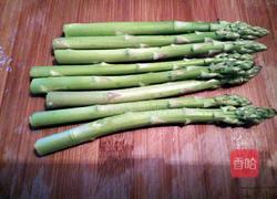 凉拌芦笋金针菇的做法图解1