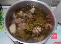 猪脚煲咸菜的做法图解5
