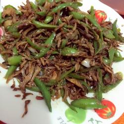 尖椒炒小鱼的做法[图]