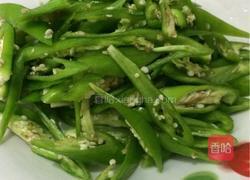 尖椒炒小鱼的做法图解1