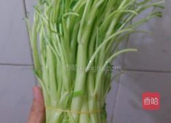 花甲肉炒通菜梗的做法图解1