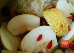 无花果银耳雪梨炖盅的做法图解2