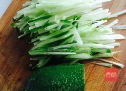 凉拌萝卜丝的做法图解1