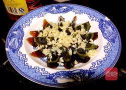 凉拌皮蛋的做法图解2