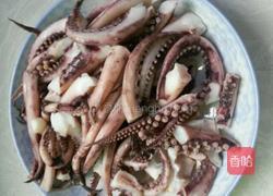 洋葱炒鱿鱼的做法图解2