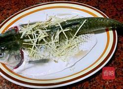 清蒸草鱼（广东又叫鲩鱼）的做法图解2