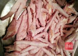 泡椒凤爪的做法图解1