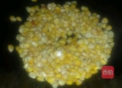 红萝卜炒玉米的做法图解4