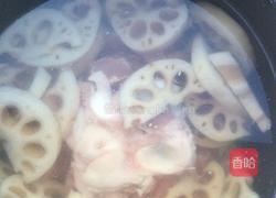 筒骨莲藕汤的做法图解3