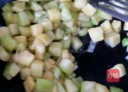 茄子氽面条。的做法图解1