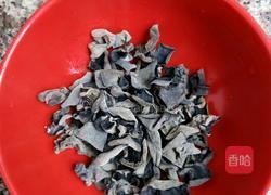 木耳炒肉的做法图解1