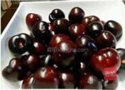 樱桃黑森林蛋糕的做法图解4