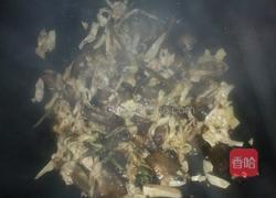 泡菜腊肉的做法图解2