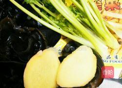 榨菜丝炒鸡胸脯肉的做法图解4