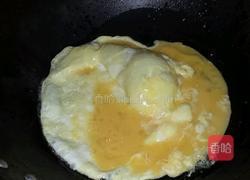 腐竹鸡蛋瘦肉汤的做法图解1