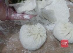 菜包子(芹菜.鸡蛋,豆角粉条)的做法图解7