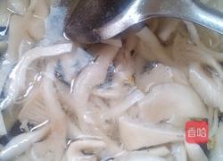 蘑菇圆子汤的做法图解1