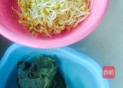 海带豆芽烧肉的做法图解1