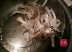 西红柿炒蘑菇的做法图解3