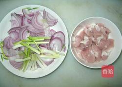 洋葱葱白炒肉片的做法图解2
