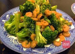 虾仁炒西兰花的做法图解6