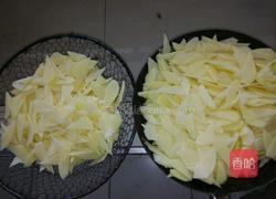 孜盐土豆片的做法图解1