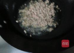 香辣蘑菇炸酱面的做法图解3