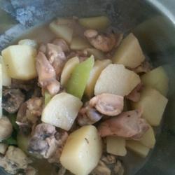 土豆烧鸡腿的做法[图]