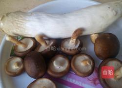 五彩杏鲍菇的做法图解1