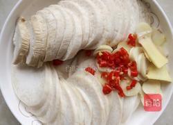 鸡腿菇炒肉片的做法图解2