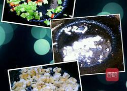 双椒炒咸鸭蛋的做法图解2