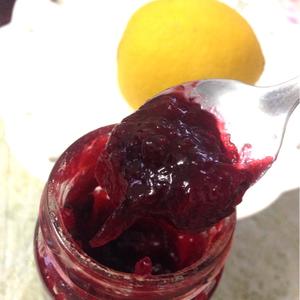 柠香黑布林李子果酱