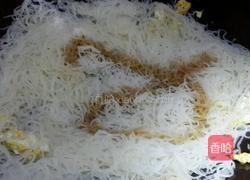 牛肉炒米粉的做法图解4