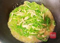 青椒炒肉丝的做法图解5