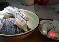 鱼头豆腐汤的做法图解1