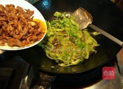 青椒炒肉丝的做法图解6